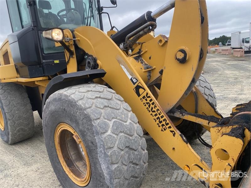 CAT 930K Kolesni nakladalci