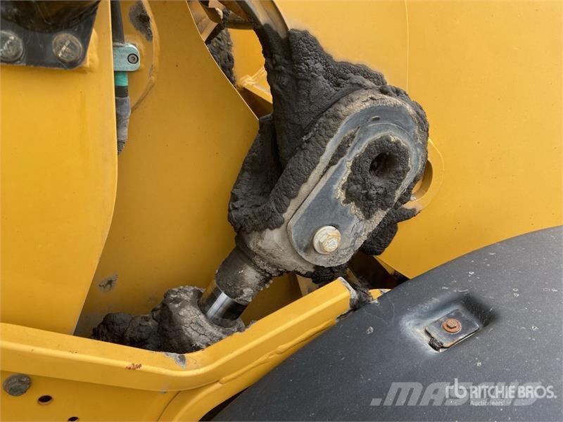 CAT 930K Kolesni nakladalci