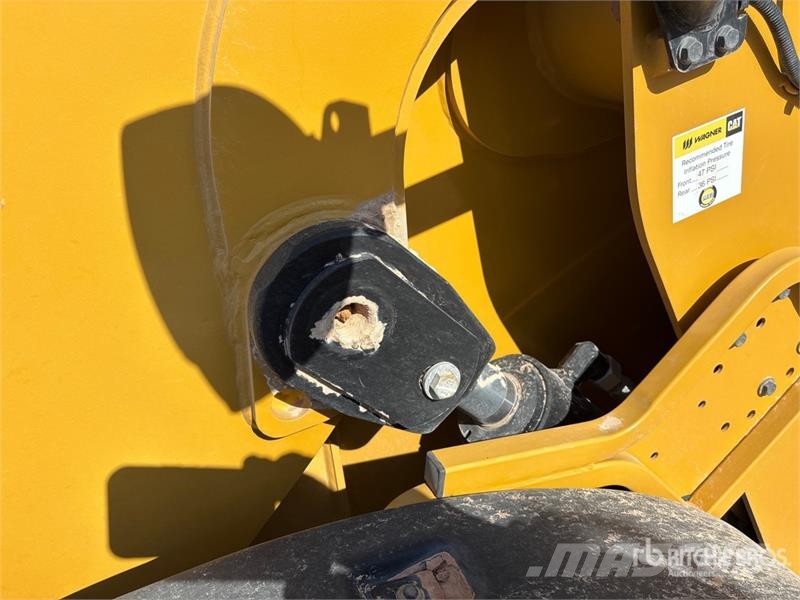 CAT 930M Kolesni nakladalci