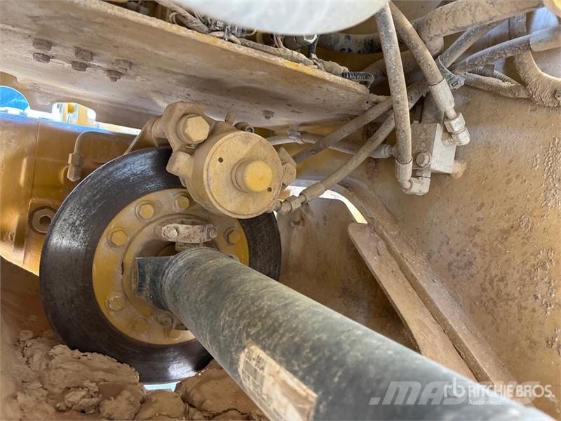 CAT 930M Kolesni nakladalci