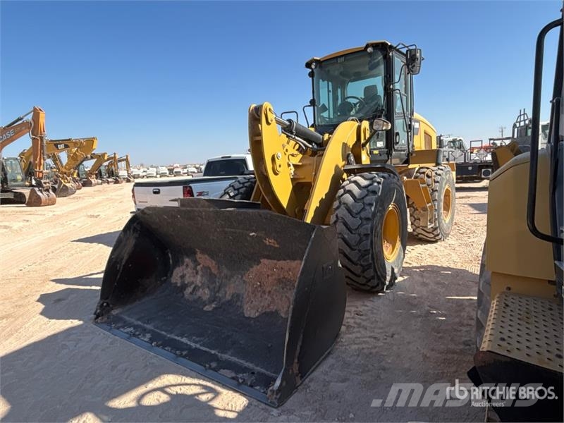 CAT 930M Kolesni nakladalci