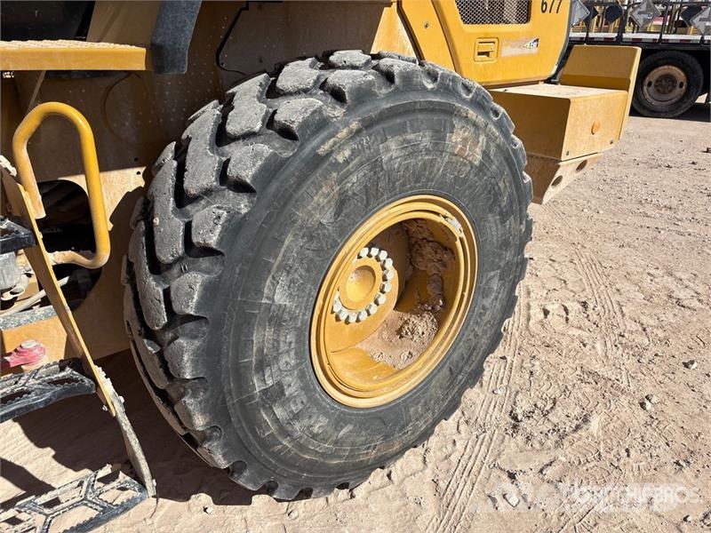 CAT 930M Kolesni nakladalci