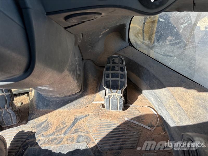 CAT 930M Kolesni nakladalci