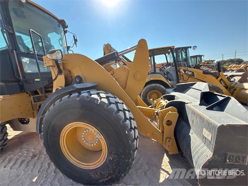 CAT 930M Kolesni nakladalci