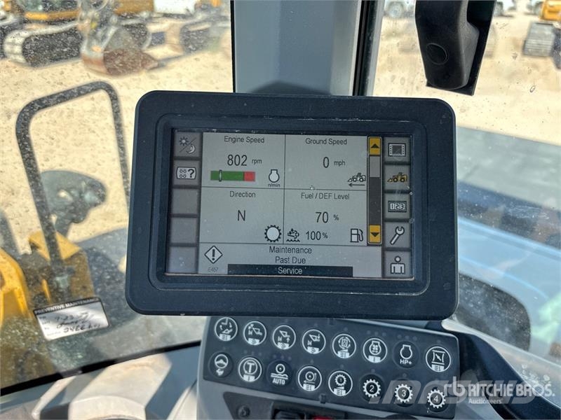 CAT 930M Kolesni nakladalci