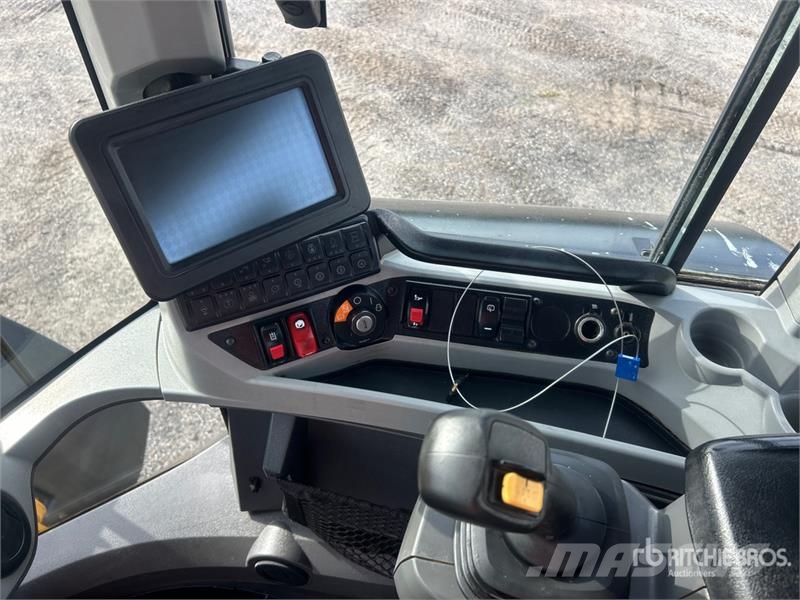 CAT 938M Rataslaadurid