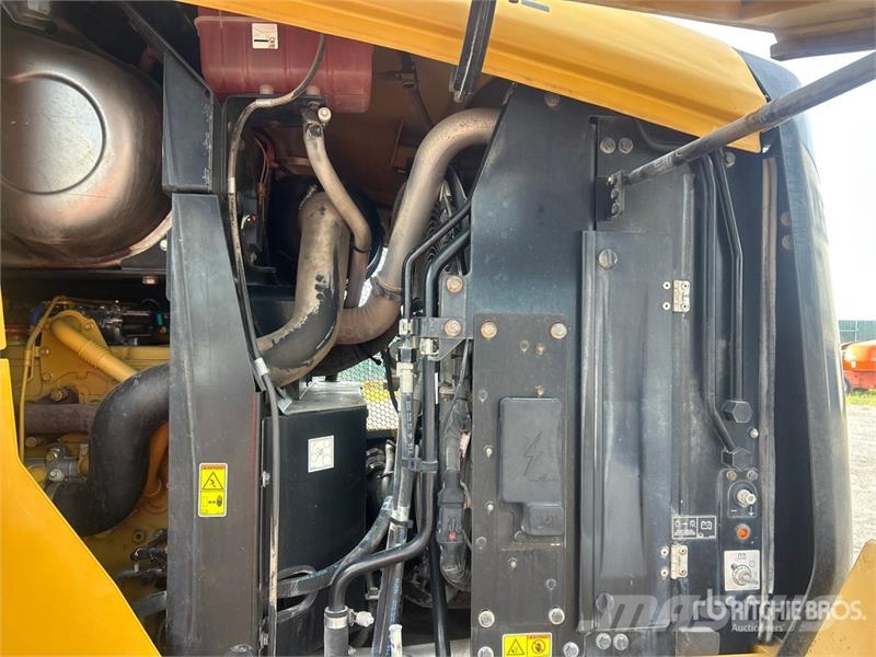 CAT 938M Rataslaadurid