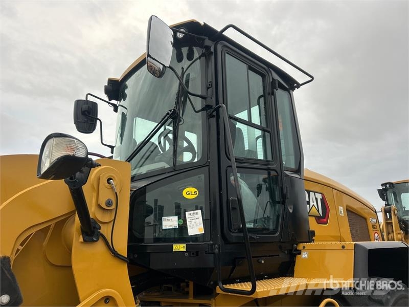 CAT 938M Kolesni nakladalci