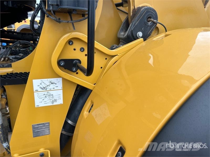 CAT 938M Kolesni nakladalci