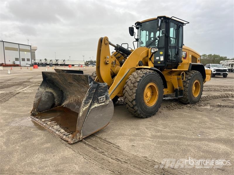 CAT 938M Kolesni nakladalci
