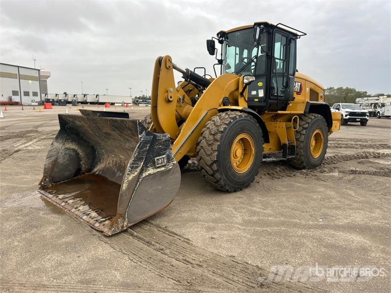 CAT 938M Kolesni nakladalci