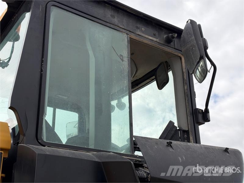 CAT 938M Cargadoras sobre ruedas