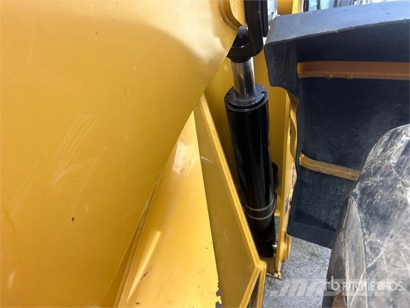 CAT 938M Rataslaadurid