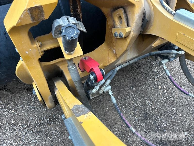 CAT 938M Kolesni nakladalci