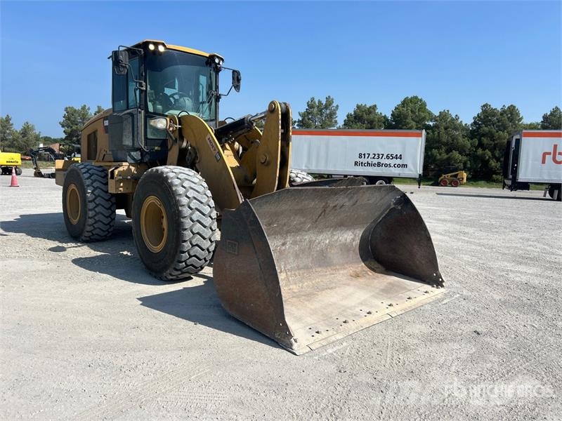 CAT 938M Gumikerekes homlokrakodók