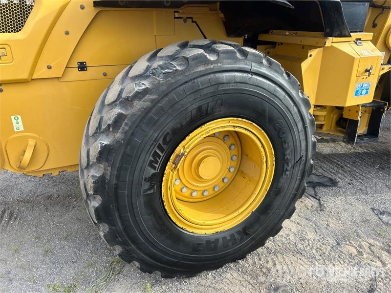 CAT 938M Rataslaadurid