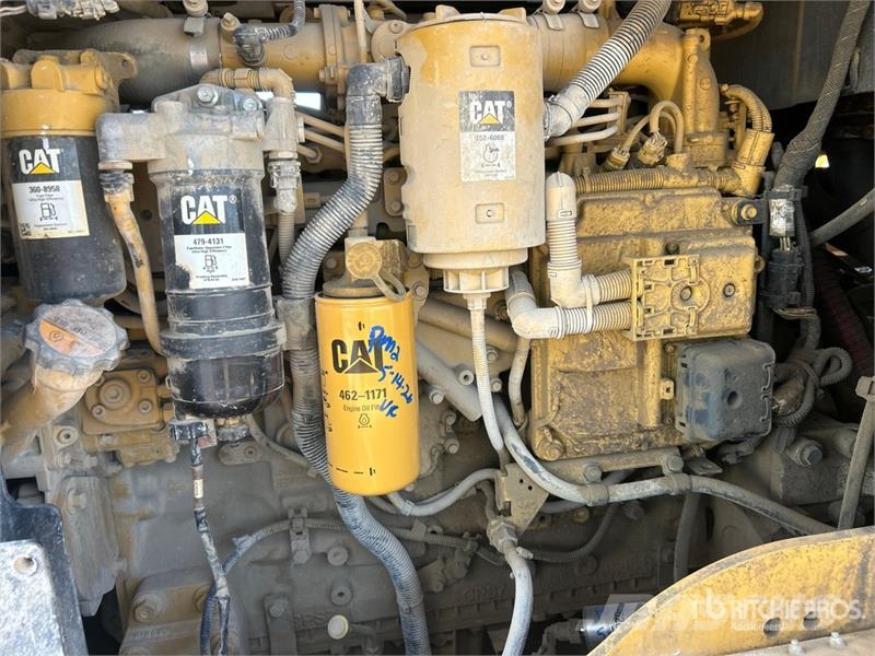 CAT 938M Gumikerekes homlokrakodók