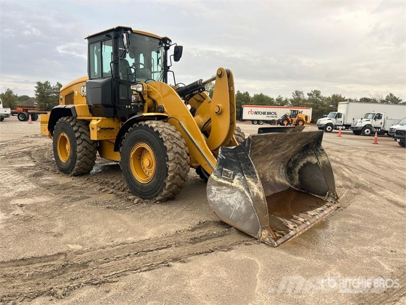 CAT 938M Kolesni nakladalci