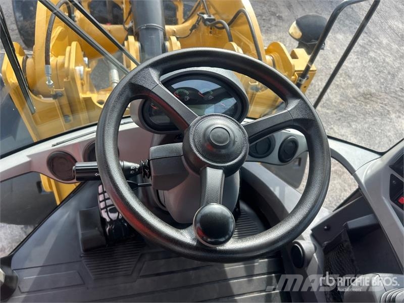 CAT 938M Rataslaadurid
