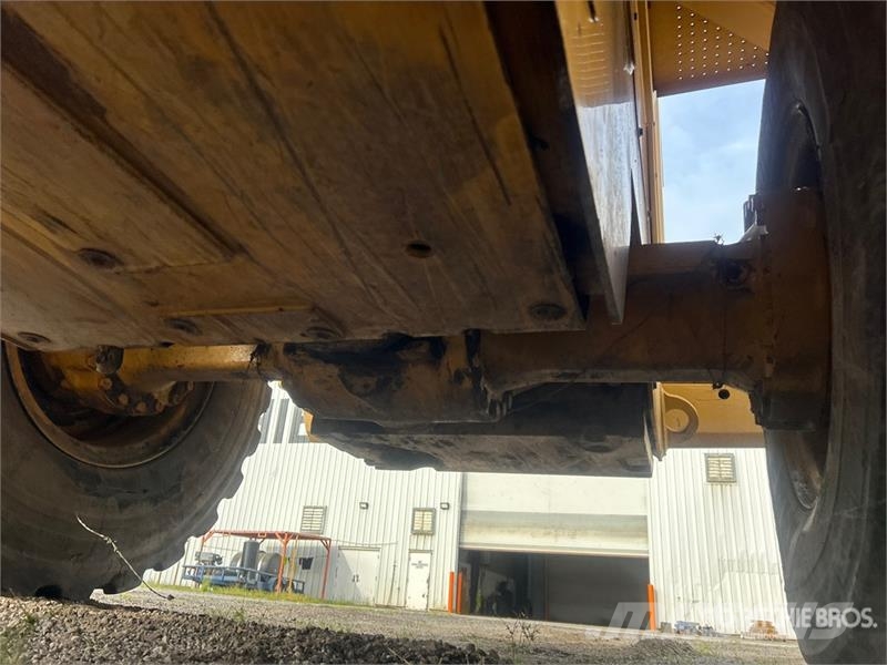 CAT 938M Rataslaadurid