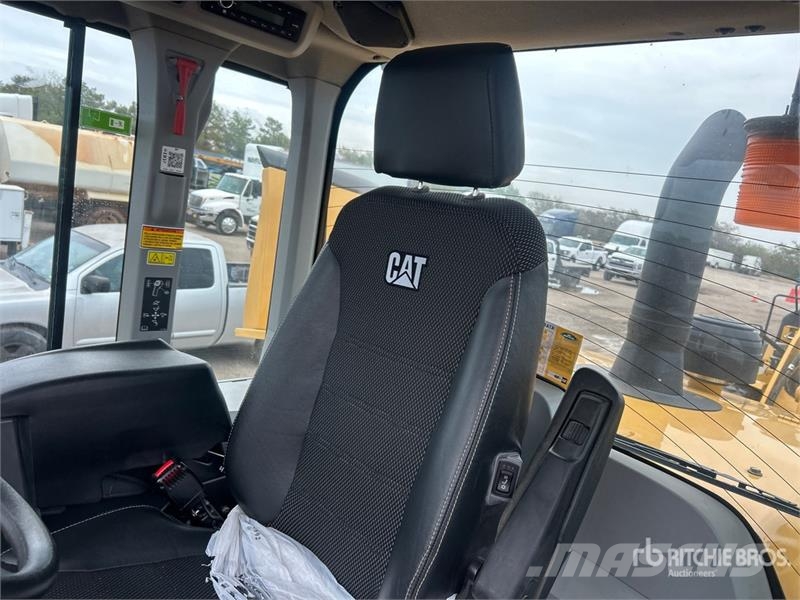 CAT 938M Kolesni nakladalci