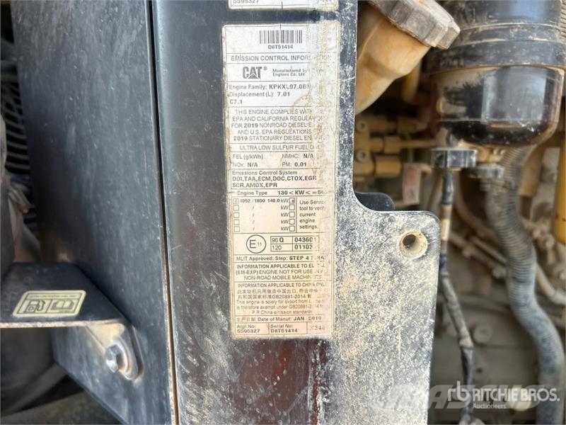 CAT 938M Gumikerekes homlokrakodók
