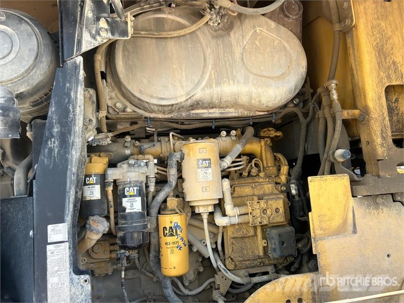 CAT 938M Gumikerekes homlokrakodók