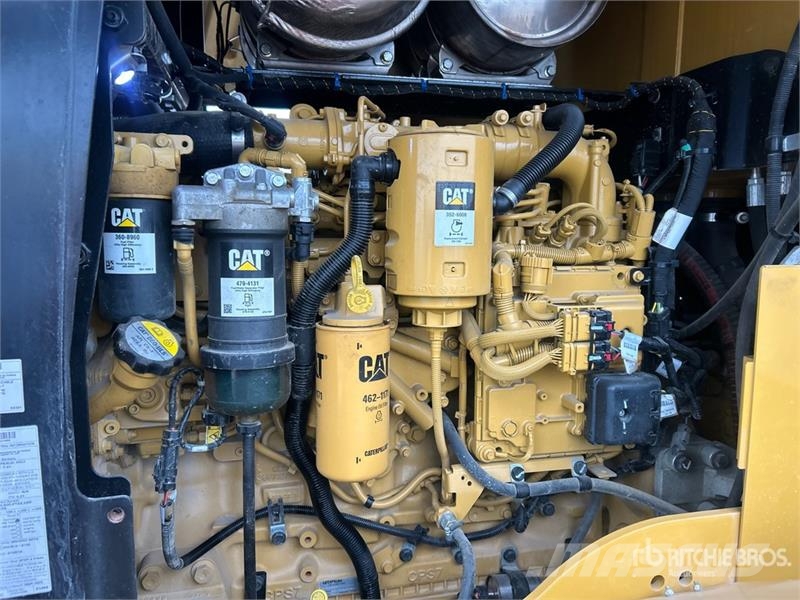 CAT 938M Kolesni nakladalci