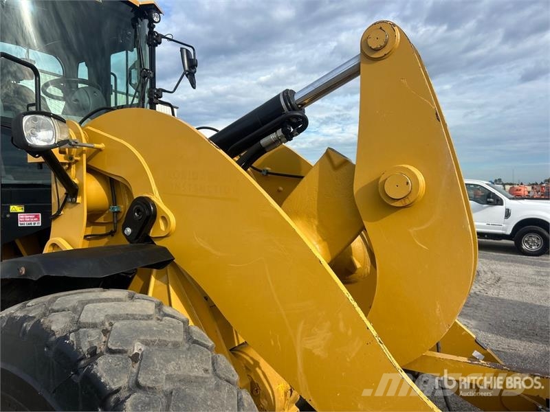 CAT 938M Rataslaadurid