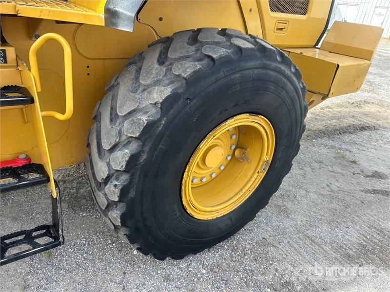 CAT 938M Rataslaadurid