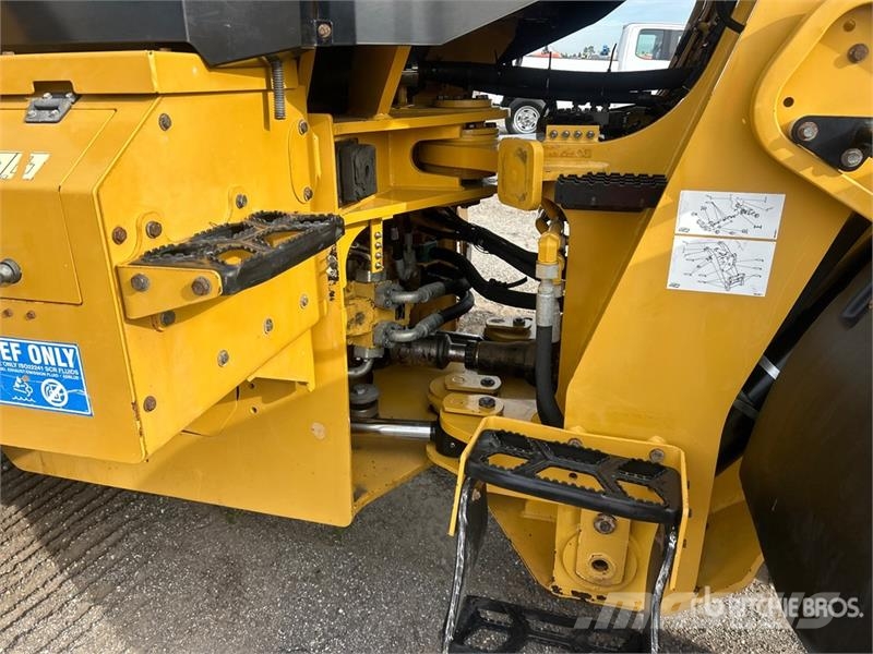 CAT 938M Rataslaadurid