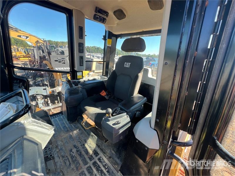 CAT 953 Larvebåndslæssere
