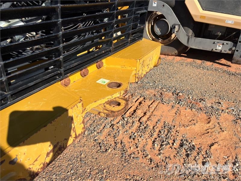 CAT 953 Larvebåndslæssere