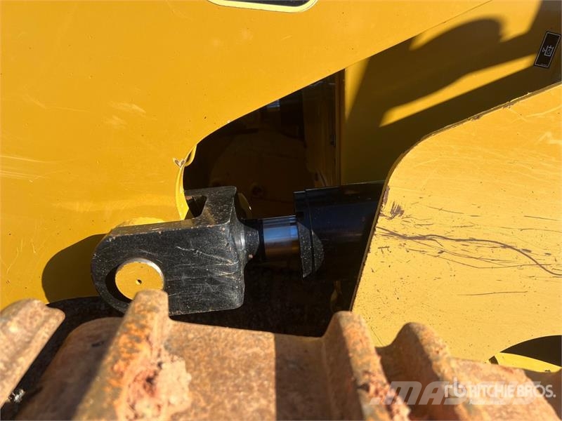 CAT 953 Larvebåndslæssere