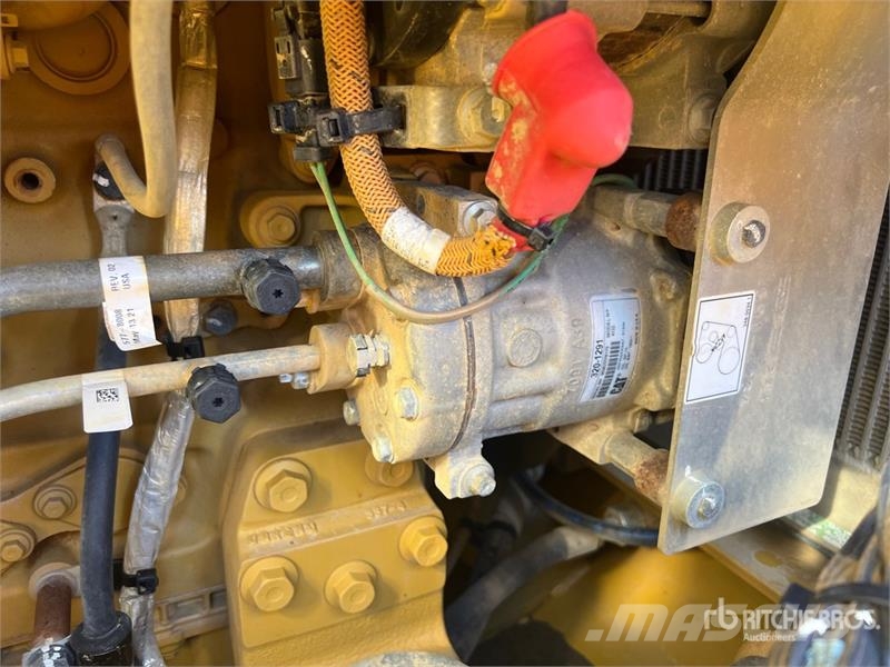 CAT 953 Larvebåndslæssere