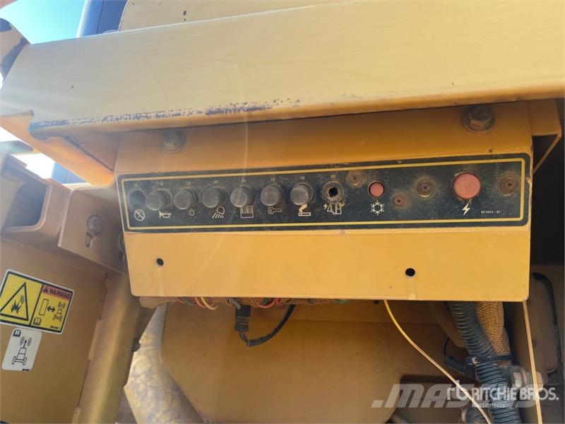 CAT 953B クローラーローダー