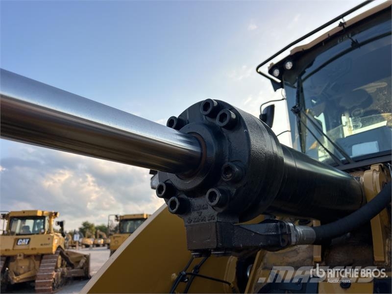 CAT 962 Wheel Loader Kolesové nakladače