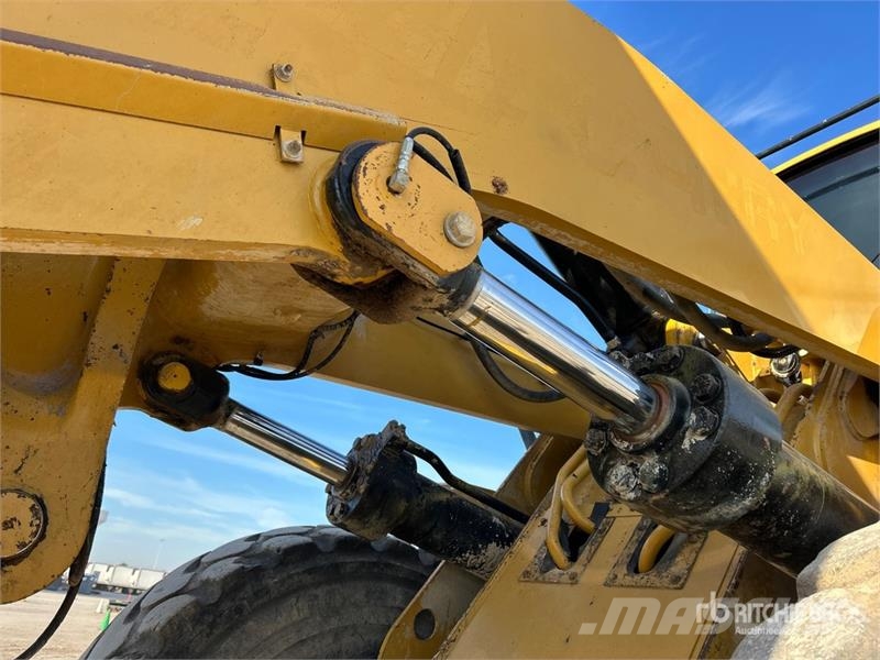 CAT 966K Wheel Loader Kolesni nakladalci