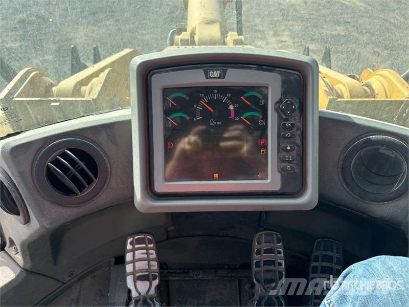 CAT 966K Wheel Loader 휠로우더