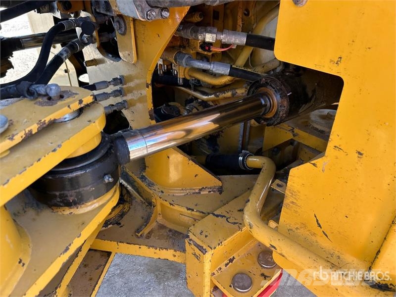 CAT 966K Wheel Loader Kolesni nakladalci