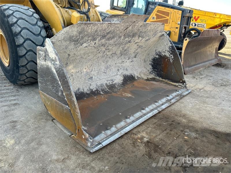 CAT 966K Wheel Loader Kolesni nakladalci