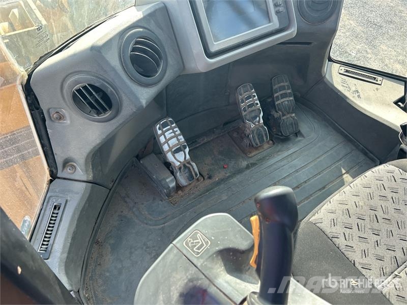 CAT 966K Wheel Loader 휠로우더