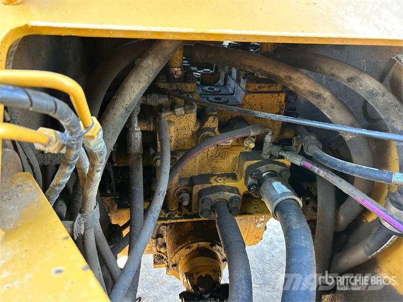 CAT 966K Wheel Loader Kolesni nakladalci