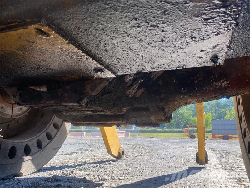 CAT 966M Wheel Loader (Inoperable) Chargeuse sur pneus