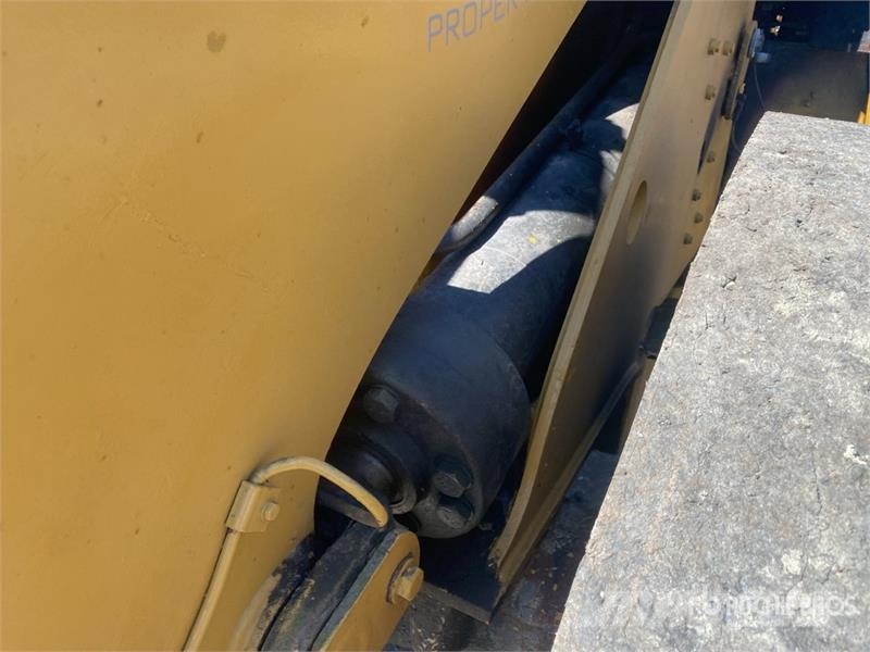 CAT 966M Wheel Loader (Inoperable) Chargeuse sur pneus