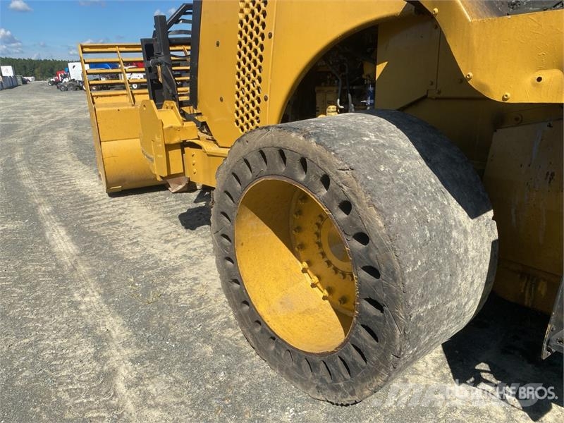 CAT 966M Wheel Loader (Inoperable) Chargeuse sur pneus