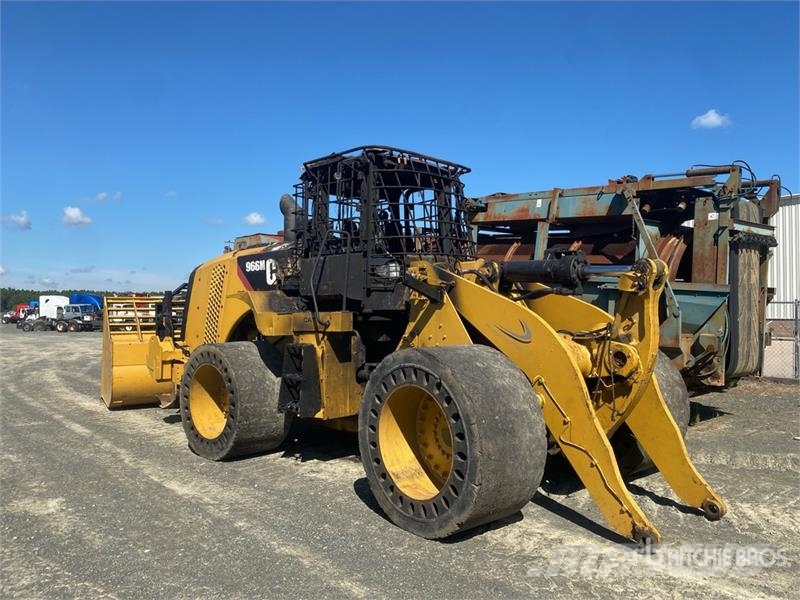 CAT 966M Wheel Loader (Inoperable) Chargeuse sur pneus