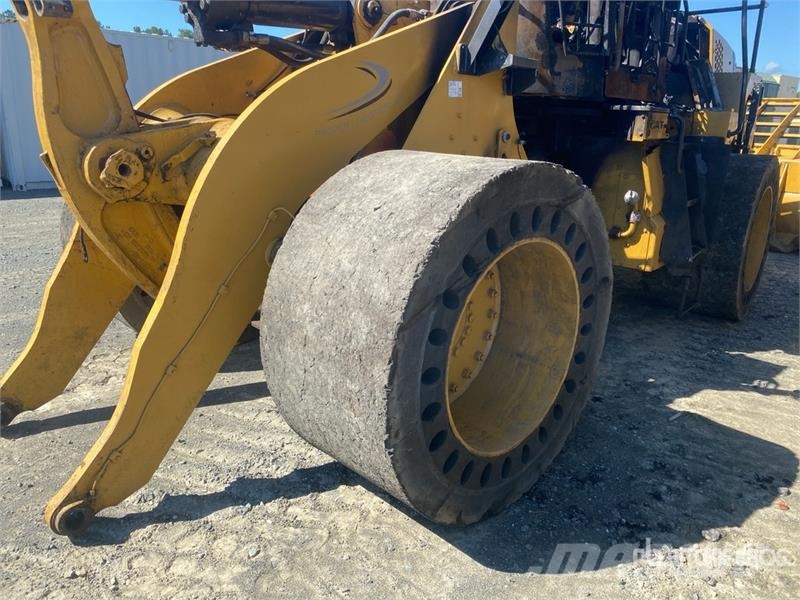 CAT 966M Wheel Loader (Inoperable) Chargeuse sur pneus
