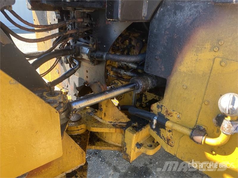 CAT 966M Wheel Loader (Inoperable) Chargeuse sur pneus