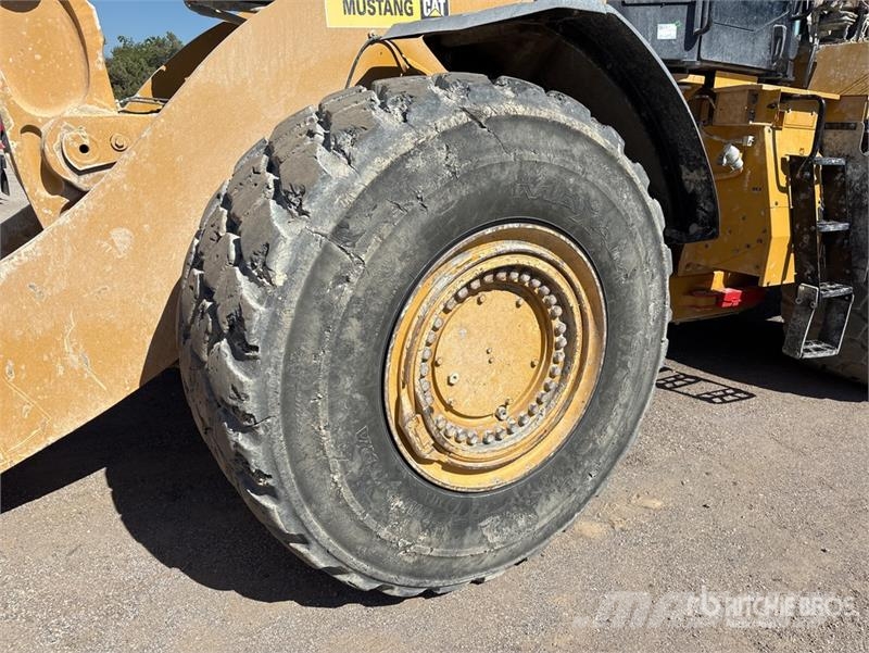 CAT 982 Wheel Loader Kolové nakladače